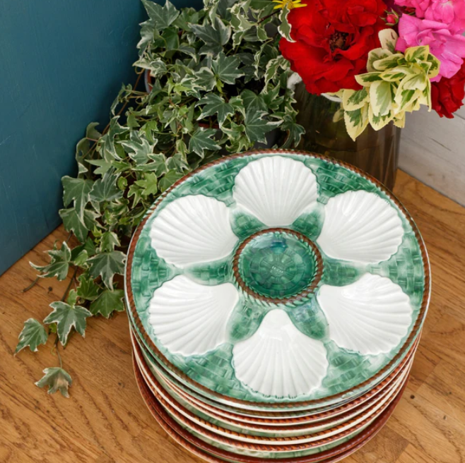 1960 VINTAGE LONGCHAMP FRENCH BARBOTINE MAJOLICA GREEN & WHITE OYSTER "HUITRE" SHELLFISH PLATE