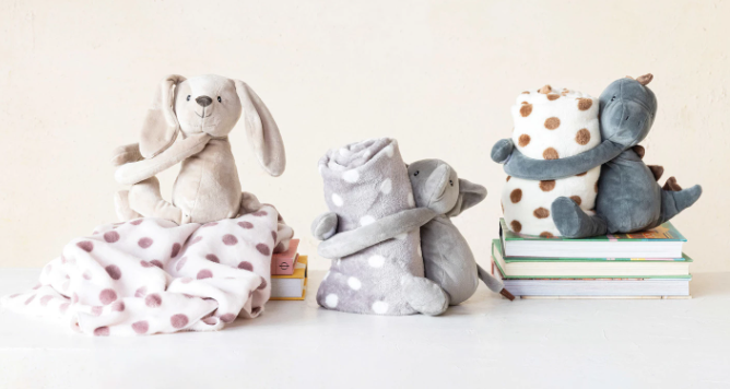 PLUSH ANIMAL WITH POLKA DOT BLANKET - 3 STYLES