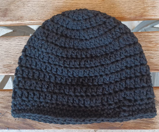 CHILDREN'S CROCHET BEANIE HAT - 6-10 YEARS OLD