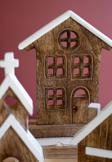 CHRISTMAS WOODEN VILLAGE - SET OF 5