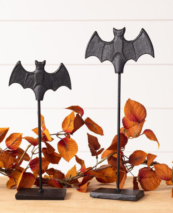 HALLOWEEN IRON BAT ON STAND - SET OF 2