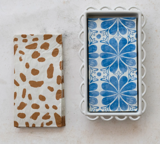 DECORATIVE SCALLOPED NAPKIN HOLDER