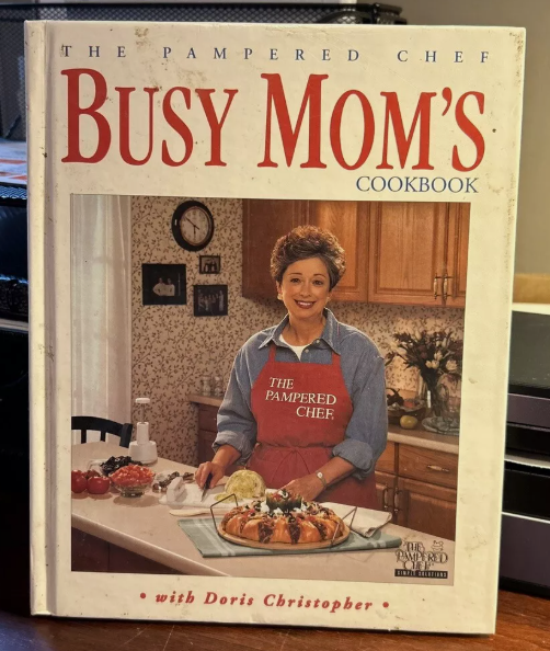 THE PAMPERED CHEF BUSY MOM'S COOKBOOK