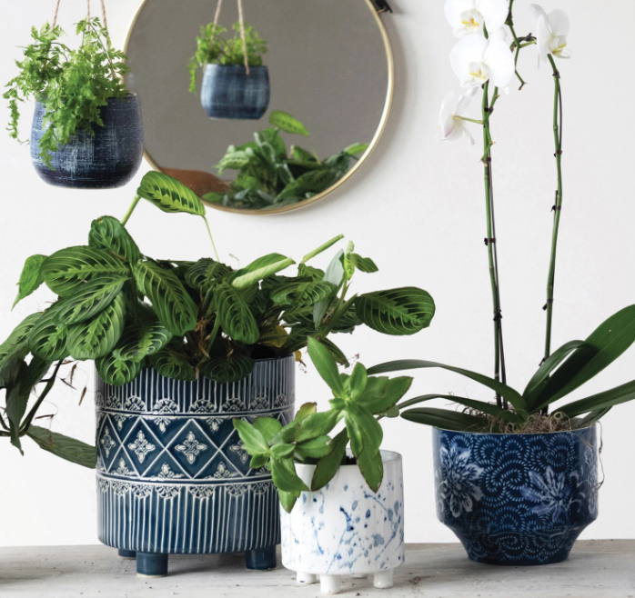 BLUE DEBOSSED STONEWARE FOOTED PLANTER WITH PATTERN