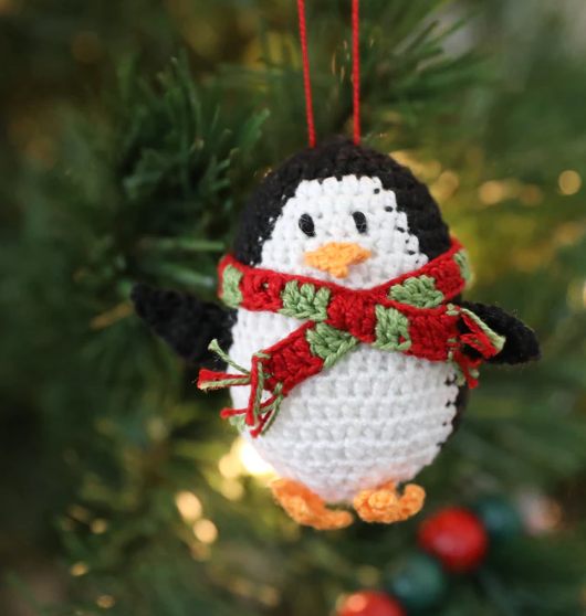 CROCHET PENGUIN ORNAMENT