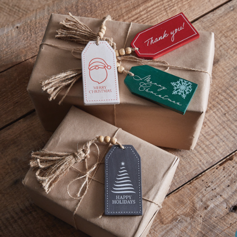 WOODEN CHRISTMAS GIFT TAGS - ASSORTED