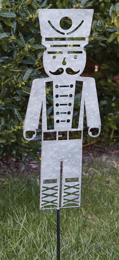 NUTCRACKER YARD STAKES