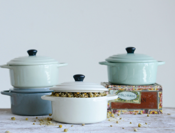 STONEWARE MINI BAKER WITH LID - ASSORTED DA9470