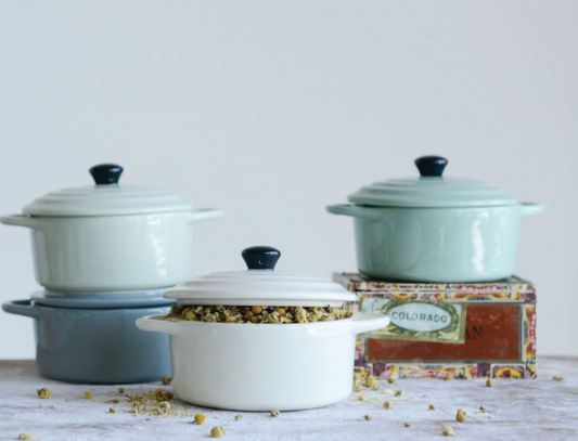 STONEWARE MINI BAKER WITH LID - ASSORTED DA9470