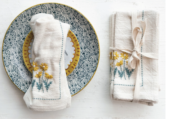 COTTON NAPKINS W/HAND-EMBROIDERY -DAISY FLOWERS (SET OF 4)