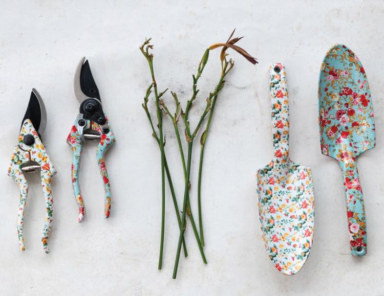 ALUMINUM GARDEN SPADE AND PRUNING SHEARS WITH FLORAL PATTERN - ASSORTED