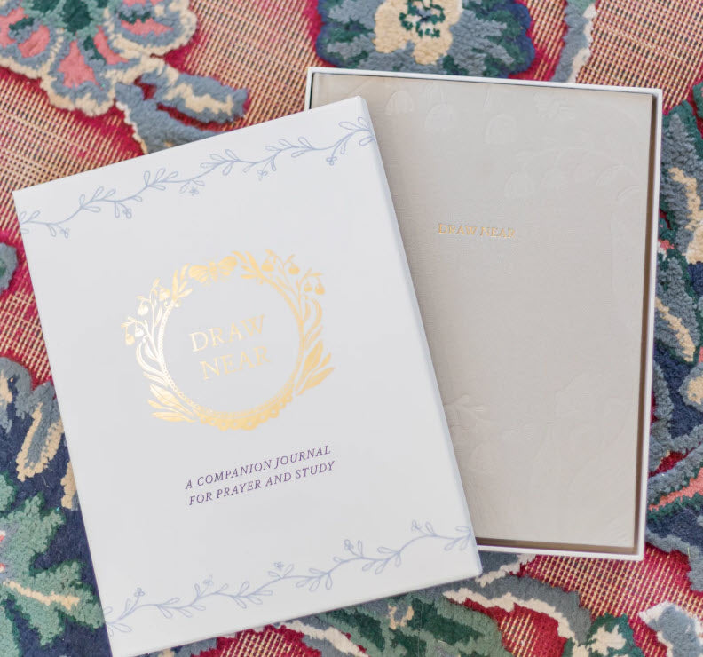 SELAH PUBLICATIONS DRAW NEAR: A COMPANION JOURNAL FOR PRAYER & STUDY