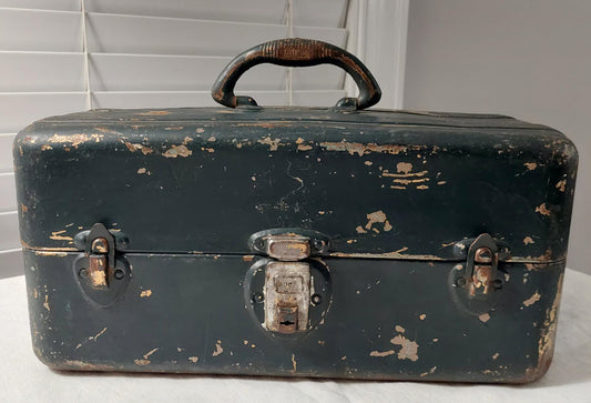 VINTAGE FISHING TACKLE BOX -UNION STEEL CHEST CORP. - 1950's