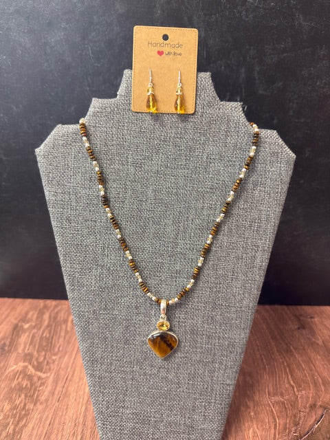 JANNIES JEWELS - 153 TIGER EYE AND CITRINE NECKLACE