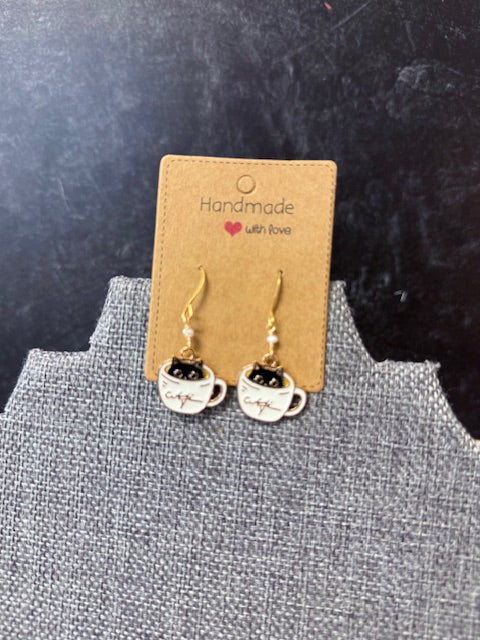 JANNIES JEWELS - 124 / 125 GOLD CAT IN CUP EARRINGS