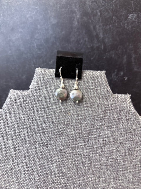 JANNIES JEWELS - 203 SILVER GREY COIN PEARL EARRINGS