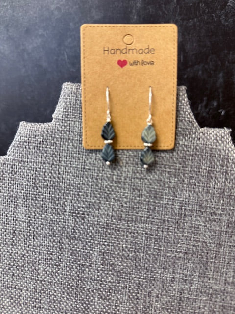 JANNIES JEWELS - 141 SILVER GLASS LEAF EARRINGS