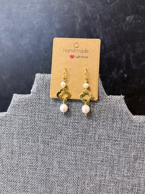 JANNIES JEWELS - 119 GOLD PEARL DROP EARRINGS