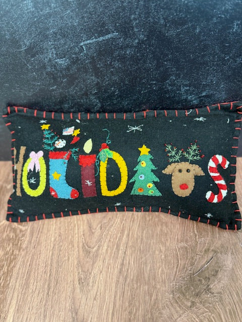 HOLIDAY FELTED PILLOWS - ASSORTED