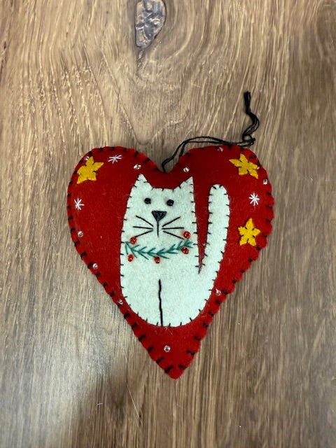 CHRISTMAS FELT WOOL HEART WITH CAT ORNAMENT