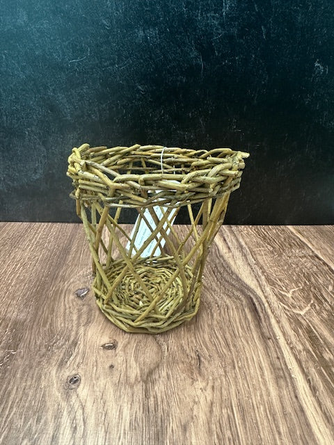 BROWN WICKER BASKET PLANTER