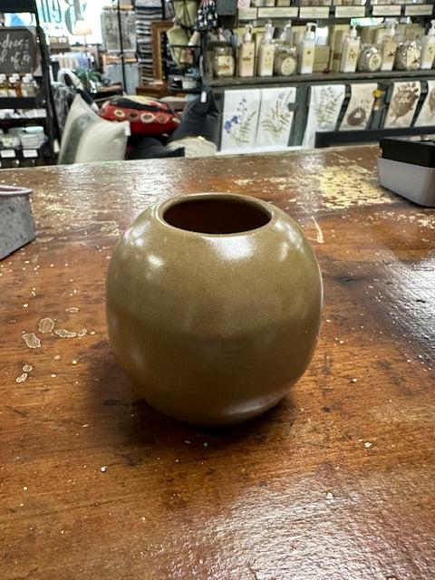 STONEWARE VASE -SOFT GOLD -3"W x 3"T