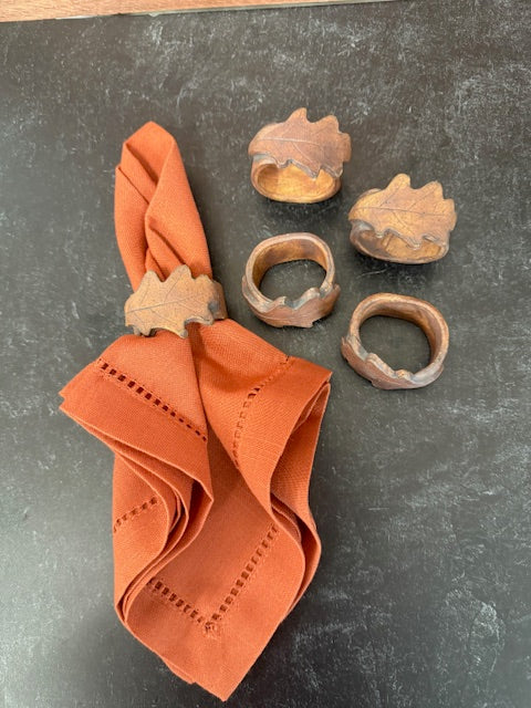 POTTERY BY SARAH FORNO - LEAF NAPKIN RINGS