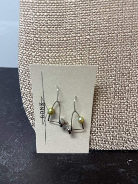 HOMEMADE JEWELRY BY SARA BONK - SMALL TRIANGLE W/PEARL