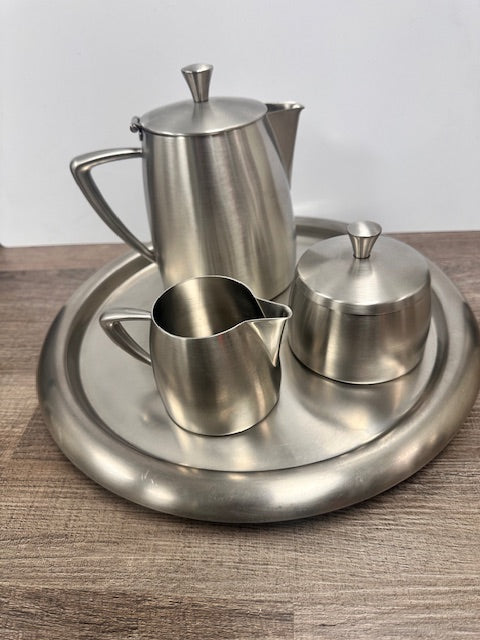 ONEIDA STAINLESS STEEL MODERN COFFEE, CREAMER & SUGAR SET WITH TRAY