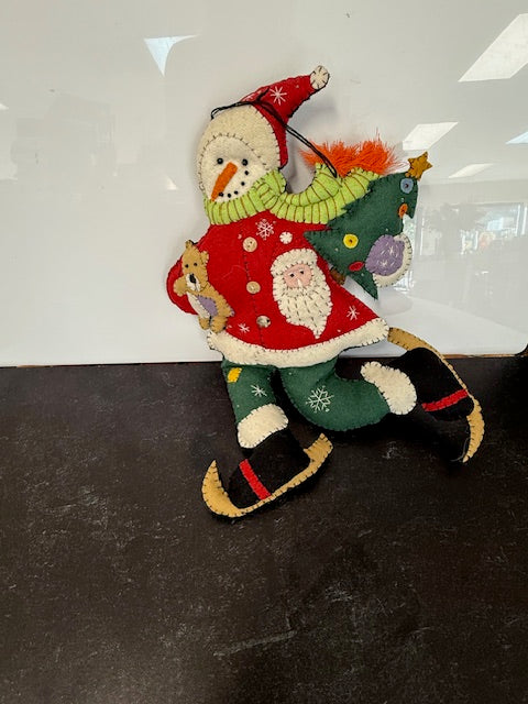 FELTED SNOWMAN