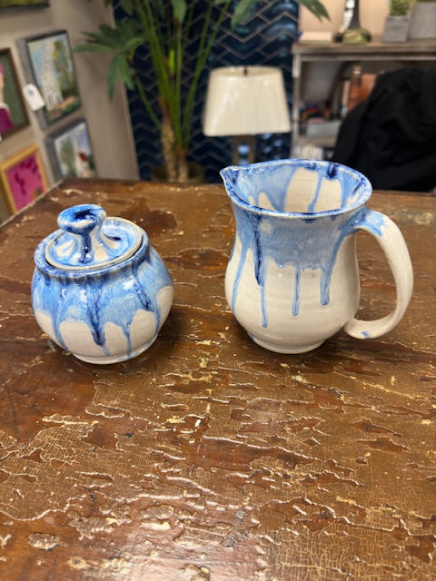 STUDIO WEST POTTERY - CREAMER AND SUGAR WITH LID SET