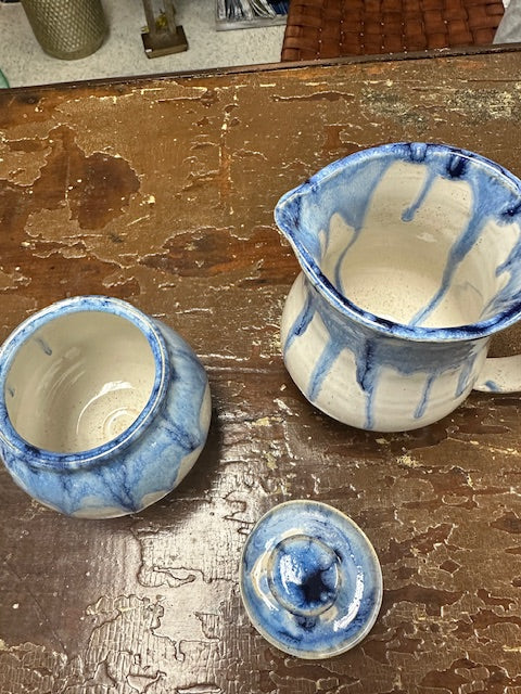 STUDIO WEST POTTERY - CREAMER AND SUGAR WITH LID SET