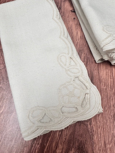 IVORY CUTOUT NAPKINS - SET 6