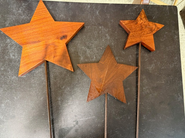 JINGO WORKS WOOD CHRISTMAS TREE TOPPERS - ASSORTED
