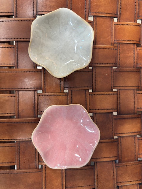 SCALLOPED TIDBIT DISH - ASSORTED