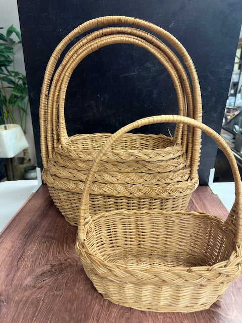 HANDMADE WOVEN WICKER OVAL BASKET WITH HANDLE AND BRAIDED RIM - ASSORTED SIZES