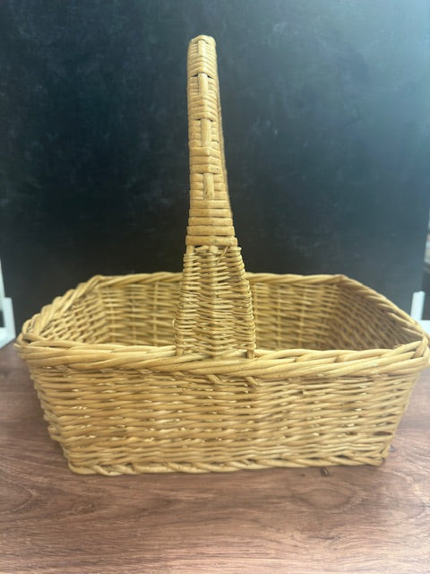 HANDMADE WOVEN WICKER BASKET WITH HANDLE - ASSORTED SIZES
