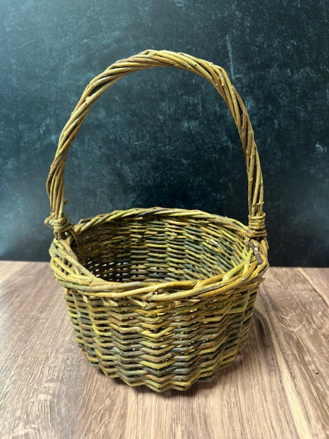 DARK ROUND BASKET WITH HANDLE 7 3/4" DIA. x 4 1/2" DEEP