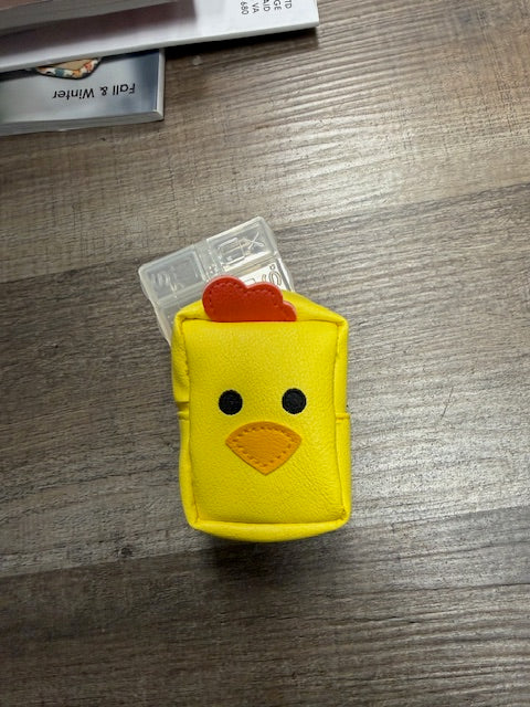 BELLA BUG WEEKLY PILL BOX HOLDER -CHICKEN