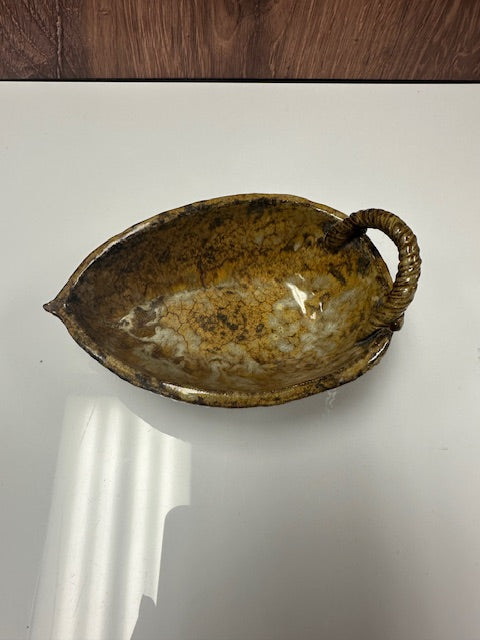 POTTERY BY SARAH FORNO - LEAF-SHAPED BOWL