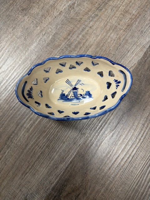 VINTAGE HAND PAINTED DELFT BLUE HOLLAND TRINKET DISH
