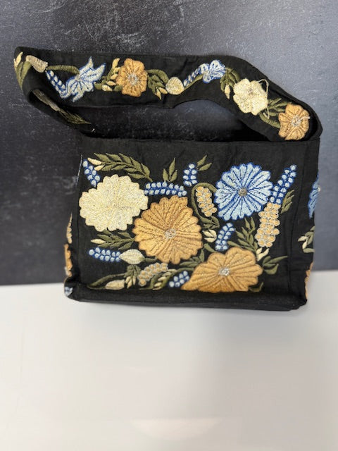 VINTAGE EMBROIDERED BAG BY EXPRESS