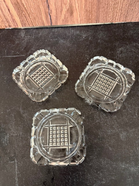 VINTAGE HAZEL ATLAS ETCHED CUT GLASS ASHTRAY