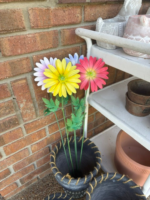 VINTAGE METAL FLOWER STAKES
