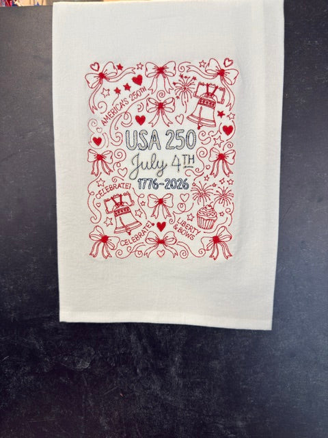 ANNE VAN & CO. EMBROIDERED AMERICANA 4TH OF JULY TEA TOWELS