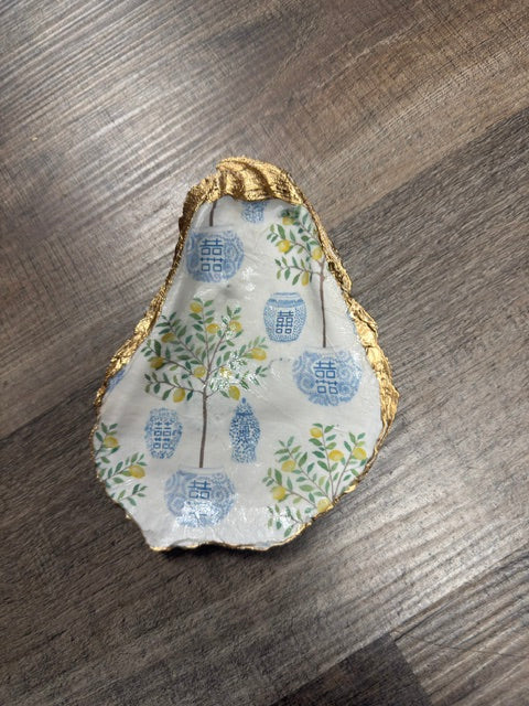 DECOUPAGE SHELLS