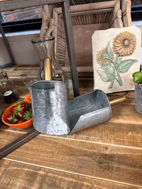 ZINC SCOOP WITH BRASS FINISH HANDLE