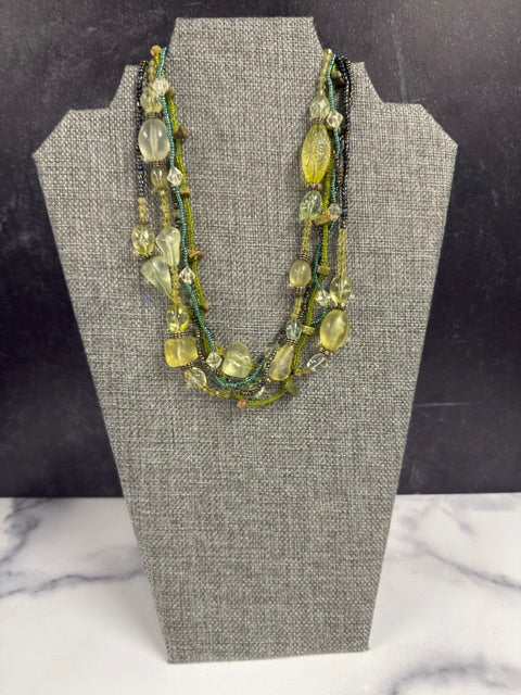 VINTAGE MULTI STRAND AND MULTI TONE GLASS BEADED NECKLACE