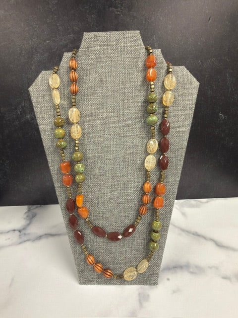 VINTAGE EARTH-TONED BEAD NECKLACE IN RUST, SAGE GREEN, BROWN AND CREAM