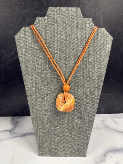 VINTAGE BOHEMIAN-STYLE GIANT DESERT JASPER STONE PENDANT WITH NATURAL REEDED BEADED CHAIN